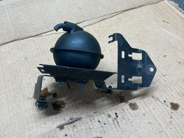 bontott AUDI A4 B8 Vákum Tartály