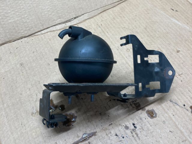 bontott AUDI A4 B8 Vákum Tartály