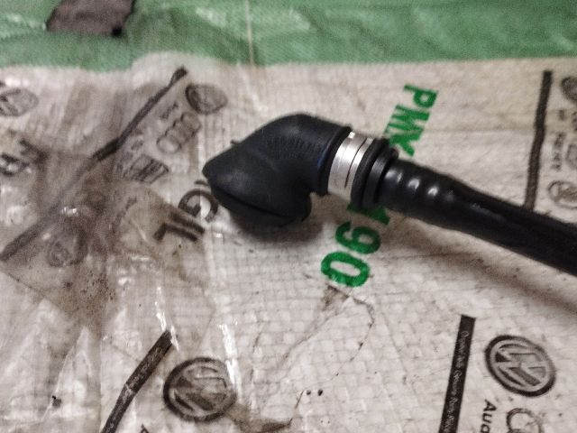 bontott AUDI A4 B8 Vákuumcső