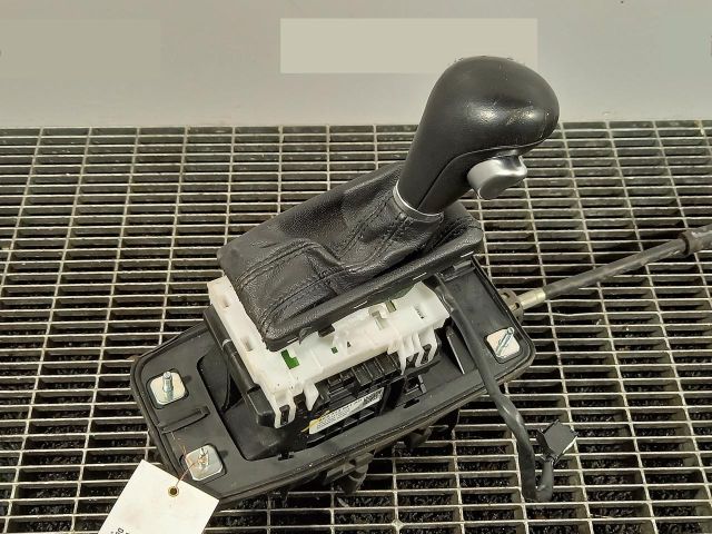 bontott AUDI A4 B8 Váltógomb