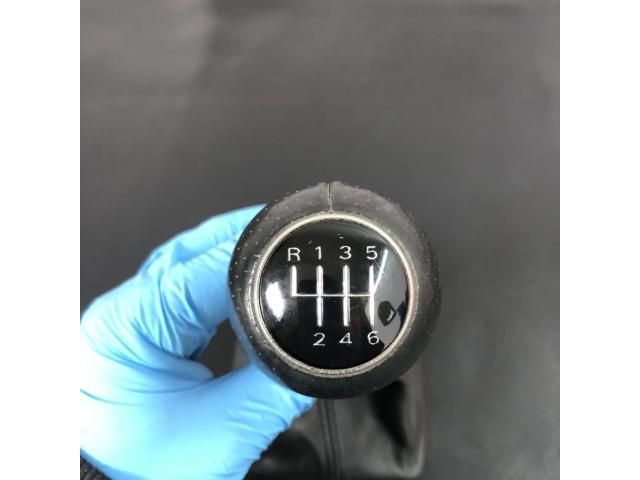 bontott AUDI A4 B8 Váltógomb