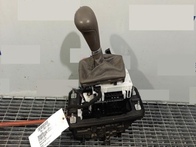 bontott AUDI A4 B8 Váltógomb