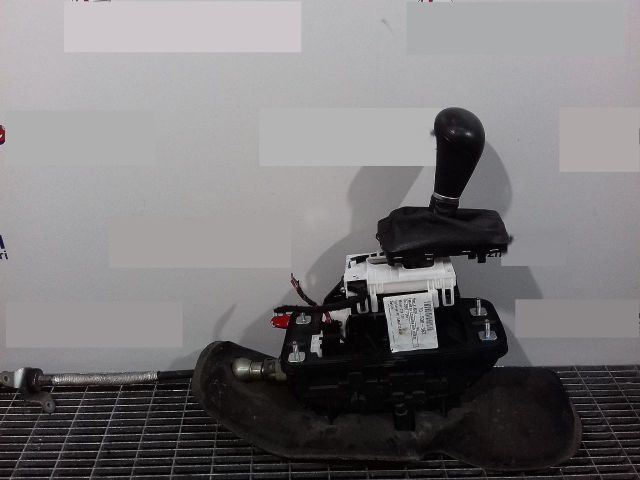 bontott AUDI A4 B8 Váltógomb