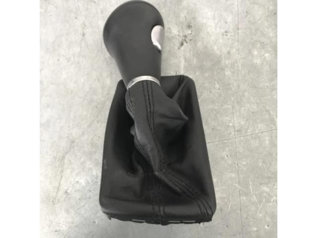 bontott AUDI A4 B8 Váltógomb