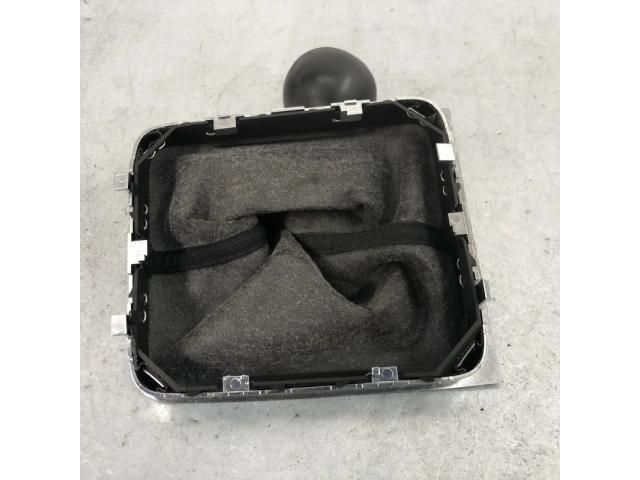 bontott AUDI A4 B8 Váltógomb