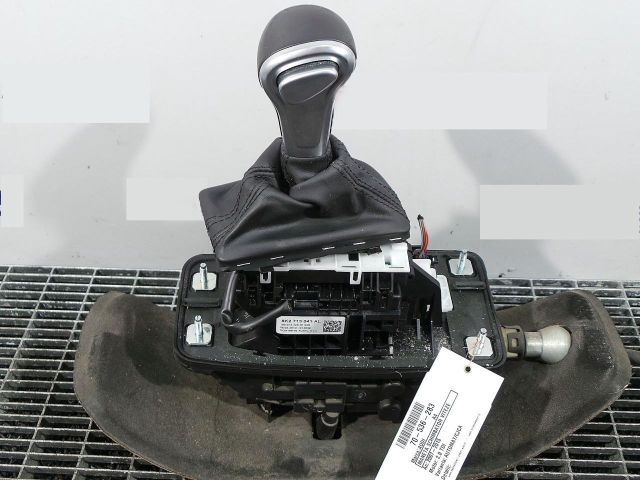 bontott AUDI A4 B8 Váltógomb