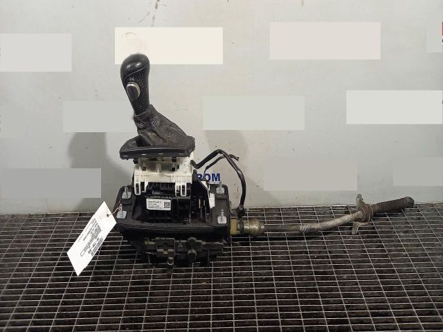 bontott AUDI A4 B8 Váltógomb