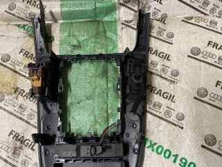 bontott AUDI A4 B8 Váltókar Keret