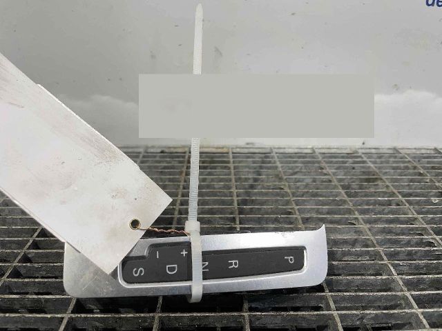 bontott AUDI A4 B8 Váltókar Keret