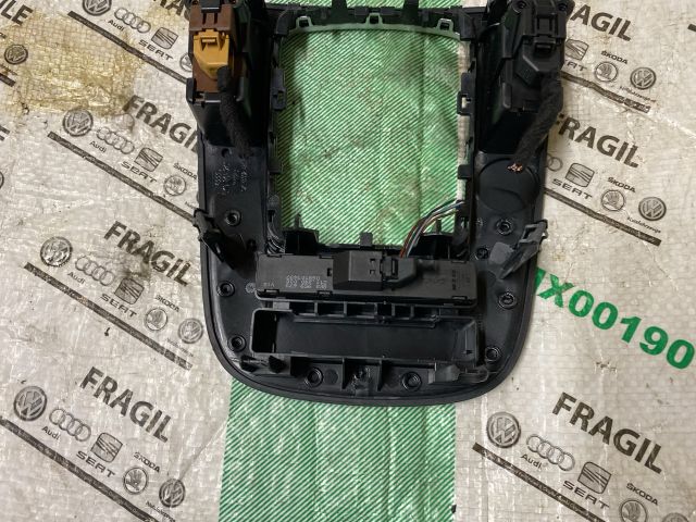 bontott AUDI A4 B8 Váltókar Keret