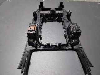 bontott AUDI A4 B8 Váltószoknya Rögzítő Keret