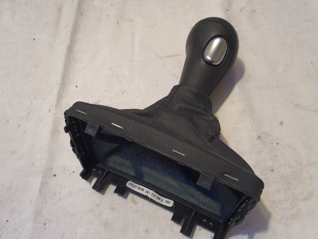 bontott AUDI A4 B8 Váltószoknya