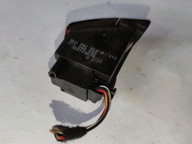 bontott AUDI A4 B8 Vészvillogó Kapcsoló