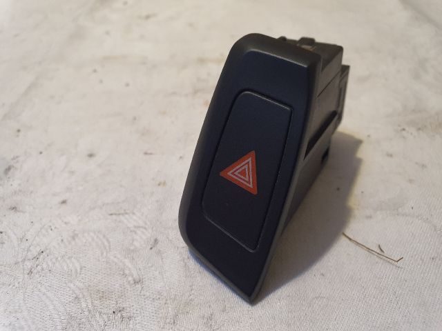bontott AUDI A4 B8 Vészvillogó Kapcsoló