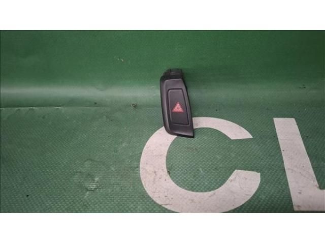 bontott AUDI A4 B8 Vészvillogó Kapcsoló
