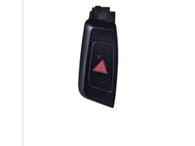 bontott AUDI A4 B8 Vészvillogó Kapcsoló