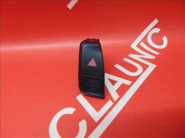 bontott AUDI A4 B8 Vészvillogó Kapcsoló