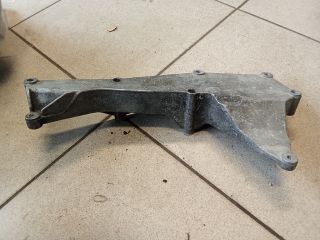 bontott AUDI A4 B8 Vízhűtő Radiátor Tartó