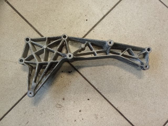 bontott AUDI A4 B8 Vízhűtő Radiátor Tartó