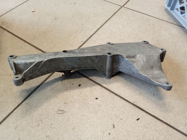 bontott AUDI A4 B8 Vízhűtő Radiátor Tartó