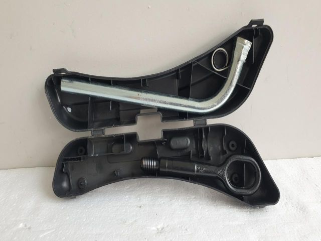 bontott AUDI A4 B8 Vonószem