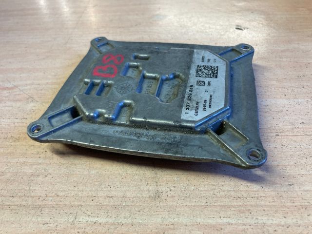 bontott AUDI A4 B8 Xenon Trafó