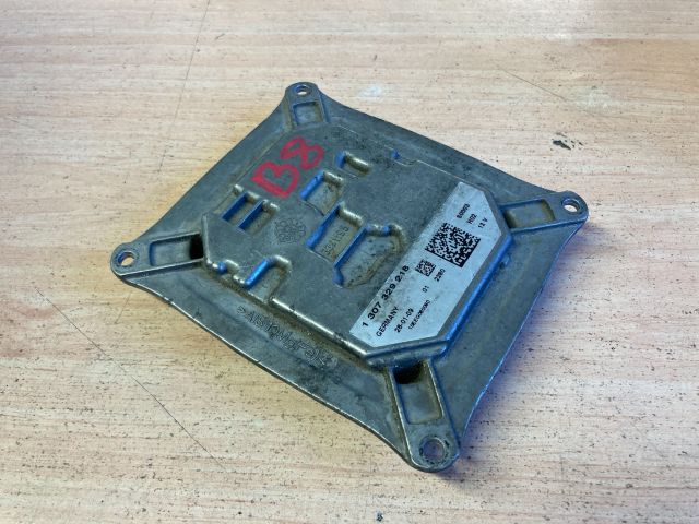 bontott AUDI A4 B8 Xenon Trafó