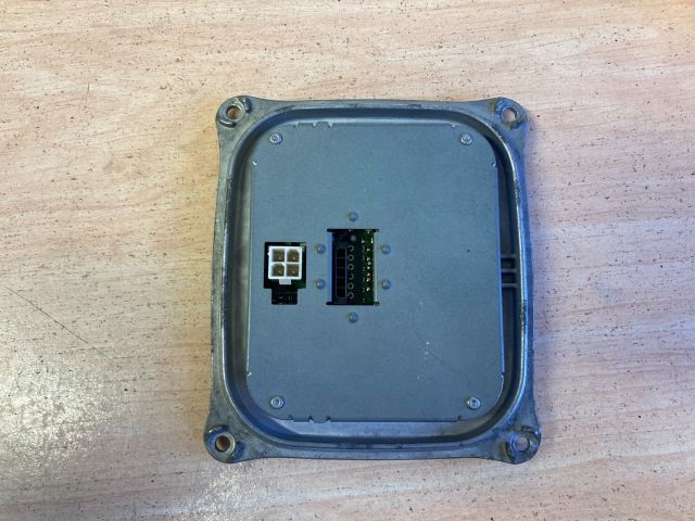 bontott AUDI A4 B8 Xenon Trafó