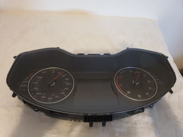 bontott AUDI A4 B9 Kilométeróra