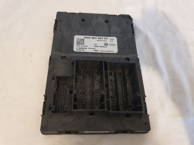bontott AUDI A4 B9 Komfort Elektronika