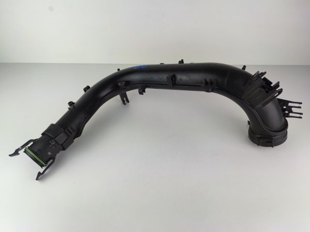 bontott AUDI A4 B9 Légbeömlő Cső