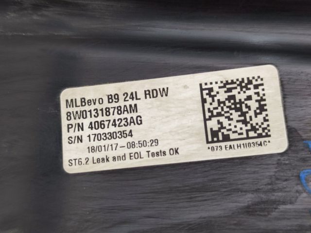 bontott AUDI A4 B9 AdBlue Tartály