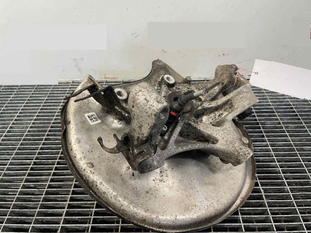 bontott AUDI A4 B9 Bal hátsó Csonkállvány