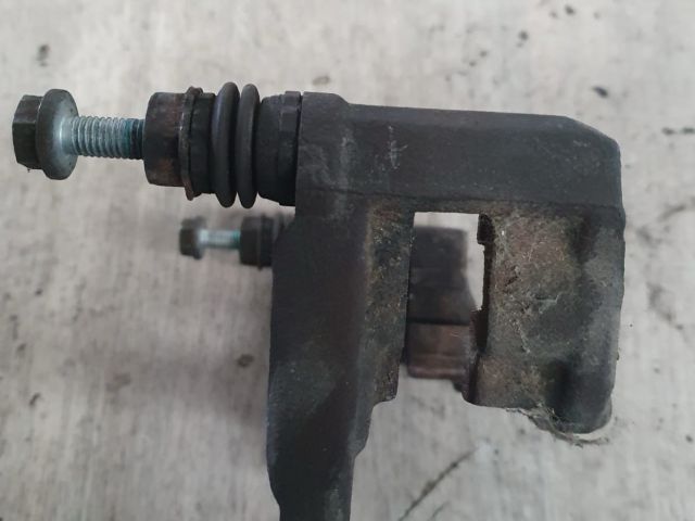 bontott AUDI A4 B9 Bal hátsó Fékkengyel