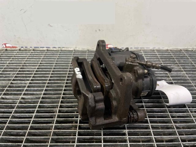 bontott AUDI A4 B9 Bal hátsó Féknyereg Munkahengerrel