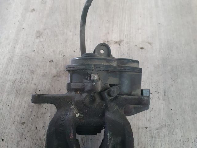 bontott AUDI A4 B9 Bal hátsó Féknyereg Munkahengerrel