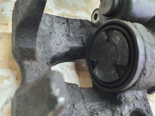 bontott AUDI A4 B9 Bal hátsó Féknyereg Munkahengerrel