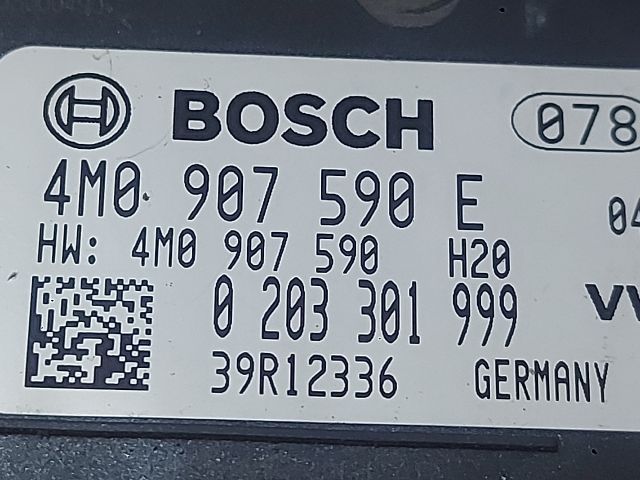 bontott AUDI A4 B9 Distronic Vezérlő Panel