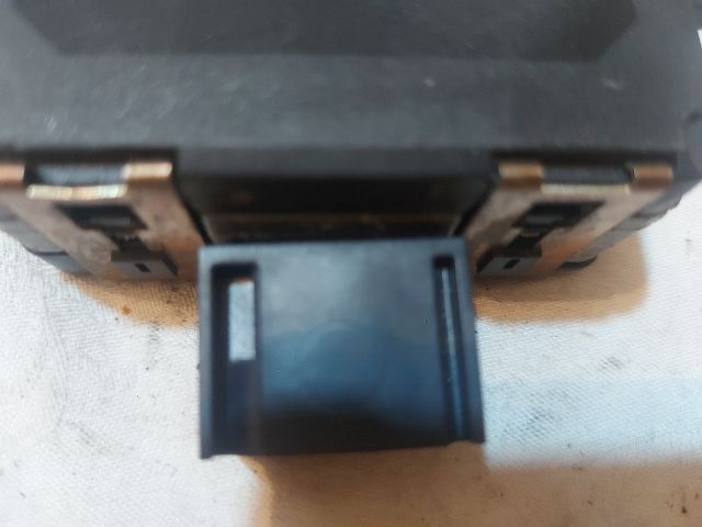 bontott AUDI A4 B9 Distronic Vezérlő Panel