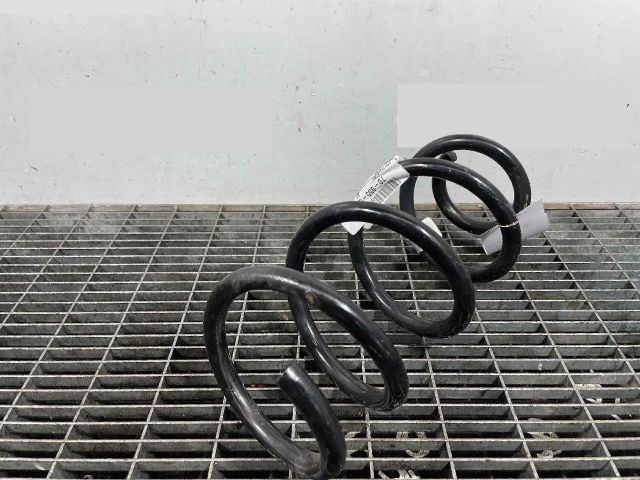 bontott AUDI A4 B9 Első Rugó