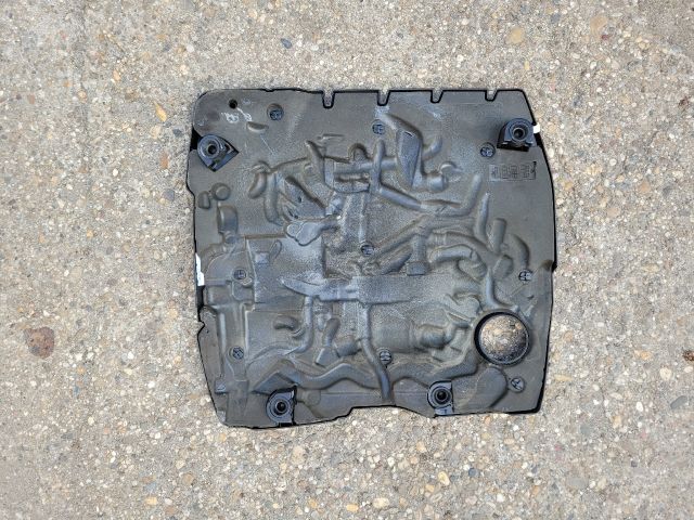 bontott AUDI A4 B9 Felső Motorburkolat