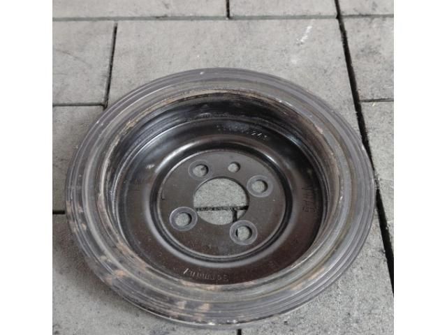 bontott AUDI A4 B9 Főtengely Szíjtárcsa