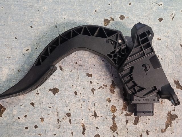 bontott AUDI A4 B9 Gázpedál (Elektromos)