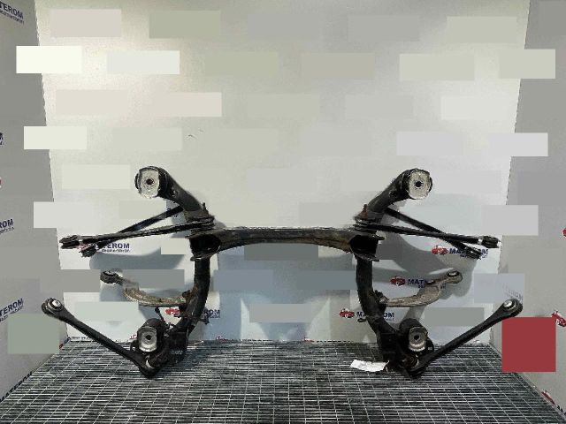 bontott AUDI A4 B9 Hátsó Bölcső