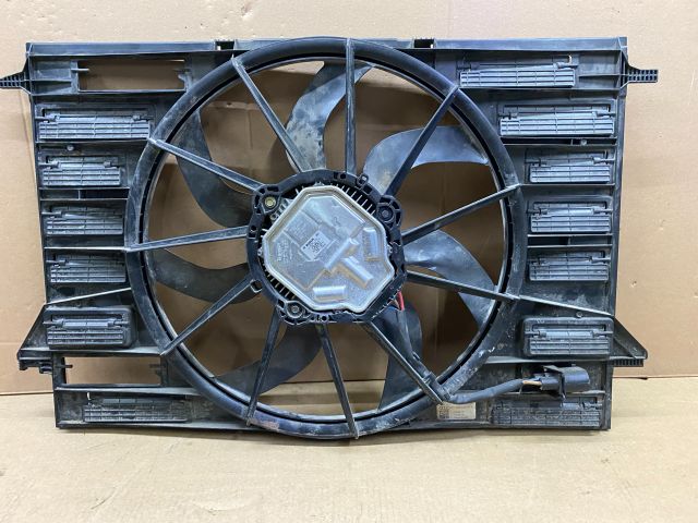 bontott AUDI A4 B9 Hűtőventilátor