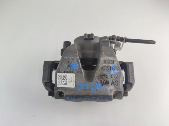 bontott AUDI A4 B9 Jobb első Féknyereg Munkahengerrel