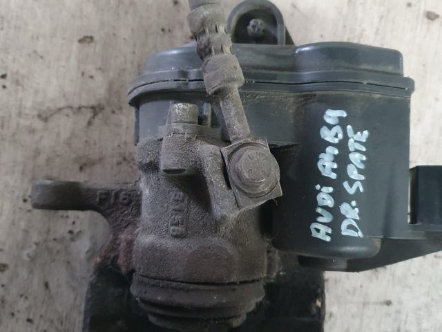 bontott AUDI A4 B9 Jobb első Féknyereg Munkahengerrel