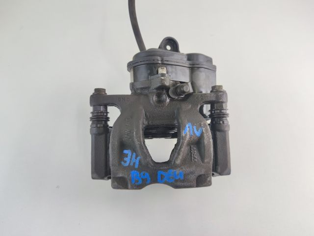 bontott AUDI A4 B9 Jobb hátsó Féknyereg Munkahengerrel