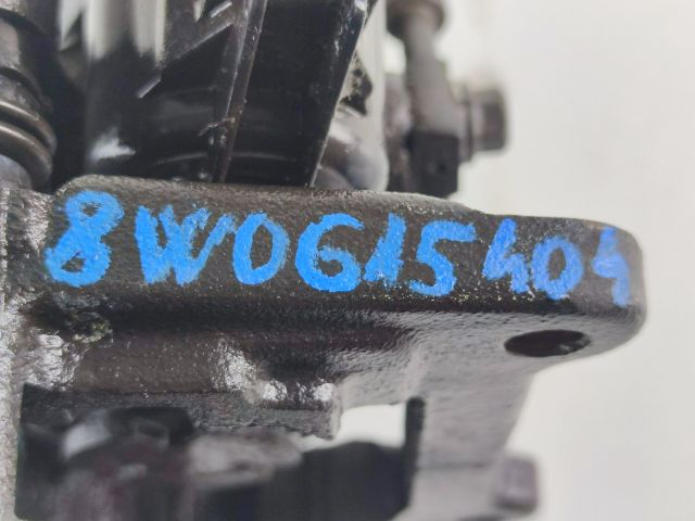 bontott AUDI A4 B9 Jobb hátsó Féknyereg Munkahengerrel