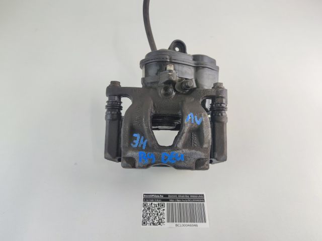 bontott AUDI A4 B9 Jobb hátsó Féknyereg Munkahengerrel